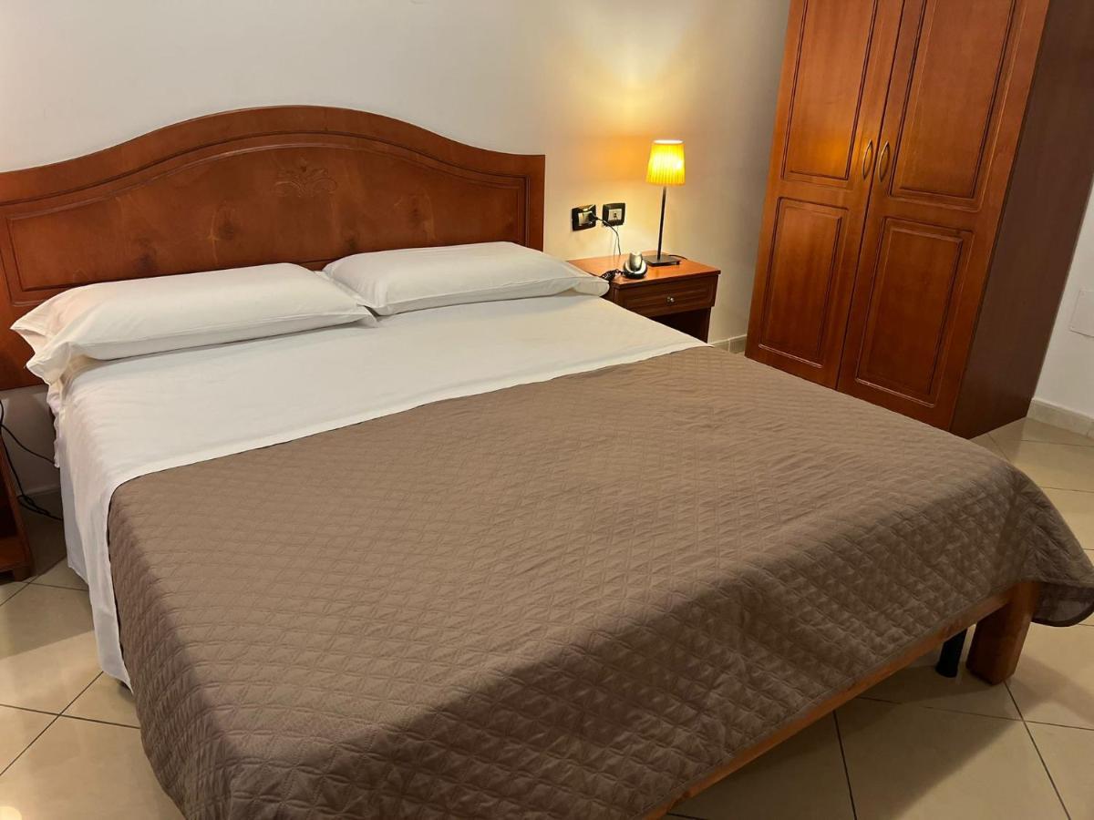 Hotel Futuro Aversa Ngoại thất bức ảnh