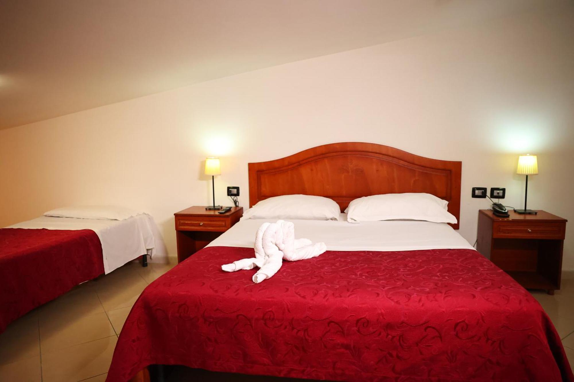 Hotel Futuro Aversa Ngoại thất bức ảnh