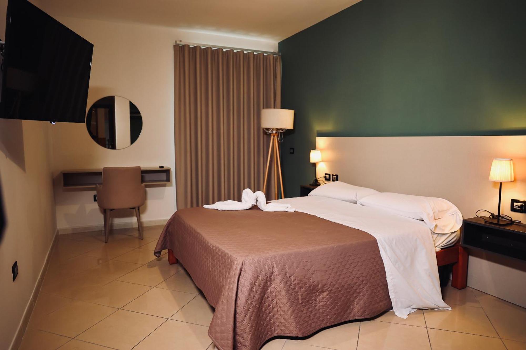 Hotel Futuro Aversa Ngoại thất bức ảnh