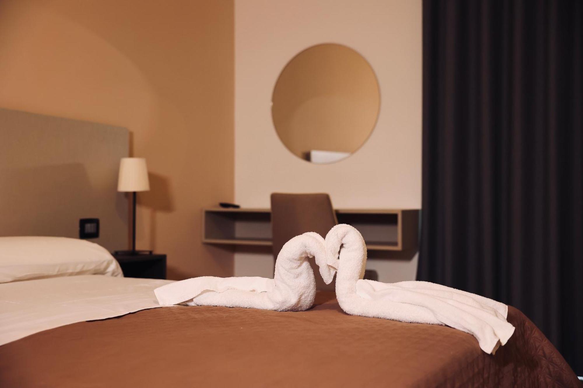Hotel Futuro Aversa Ngoại thất bức ảnh