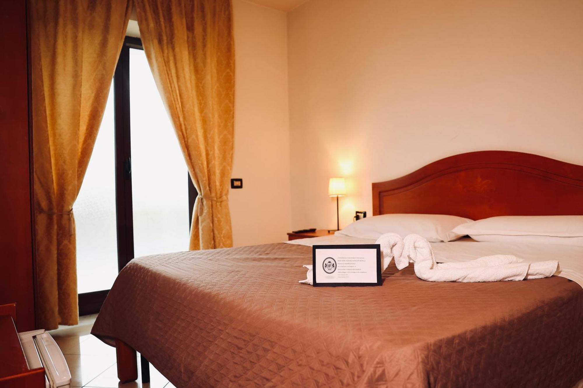 Hotel Futuro Aversa Ngoại thất bức ảnh