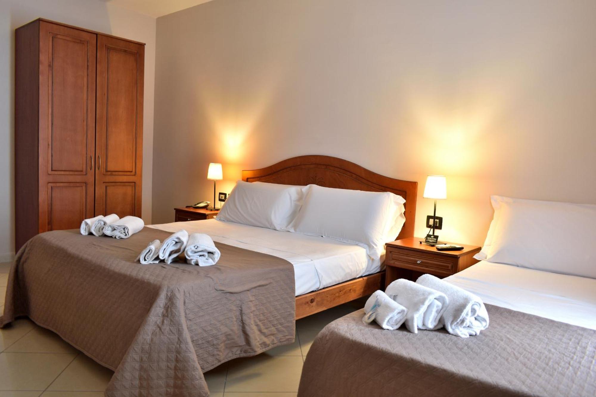 Hotel Futuro Aversa Ngoại thất bức ảnh