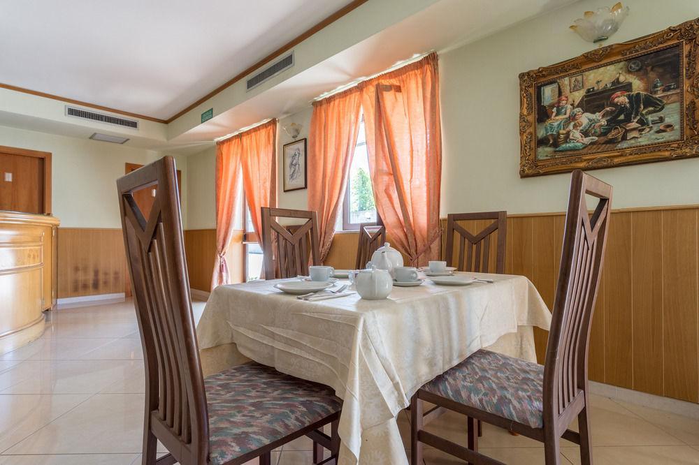 Hotel Futuro Aversa Ngoại thất bức ảnh