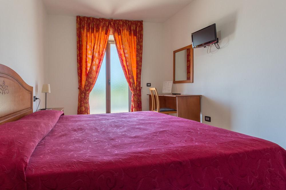 Hotel Futuro Aversa Ngoại thất bức ảnh
