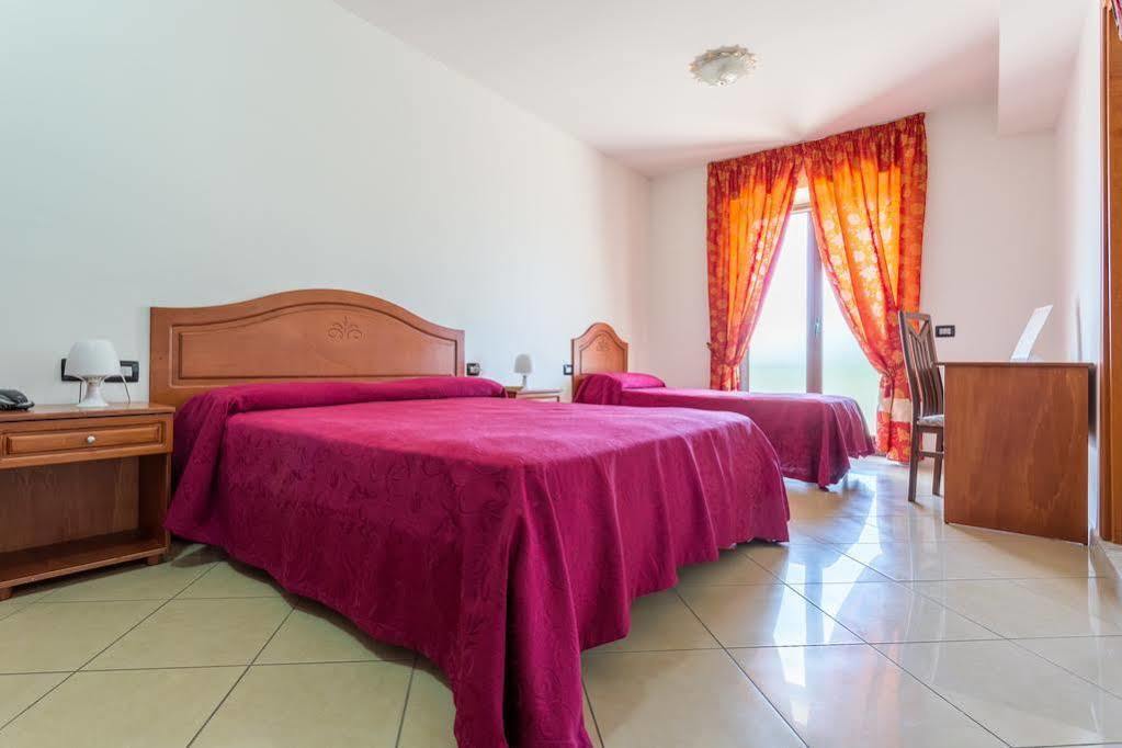 Hotel Futuro Aversa Ngoại thất bức ảnh